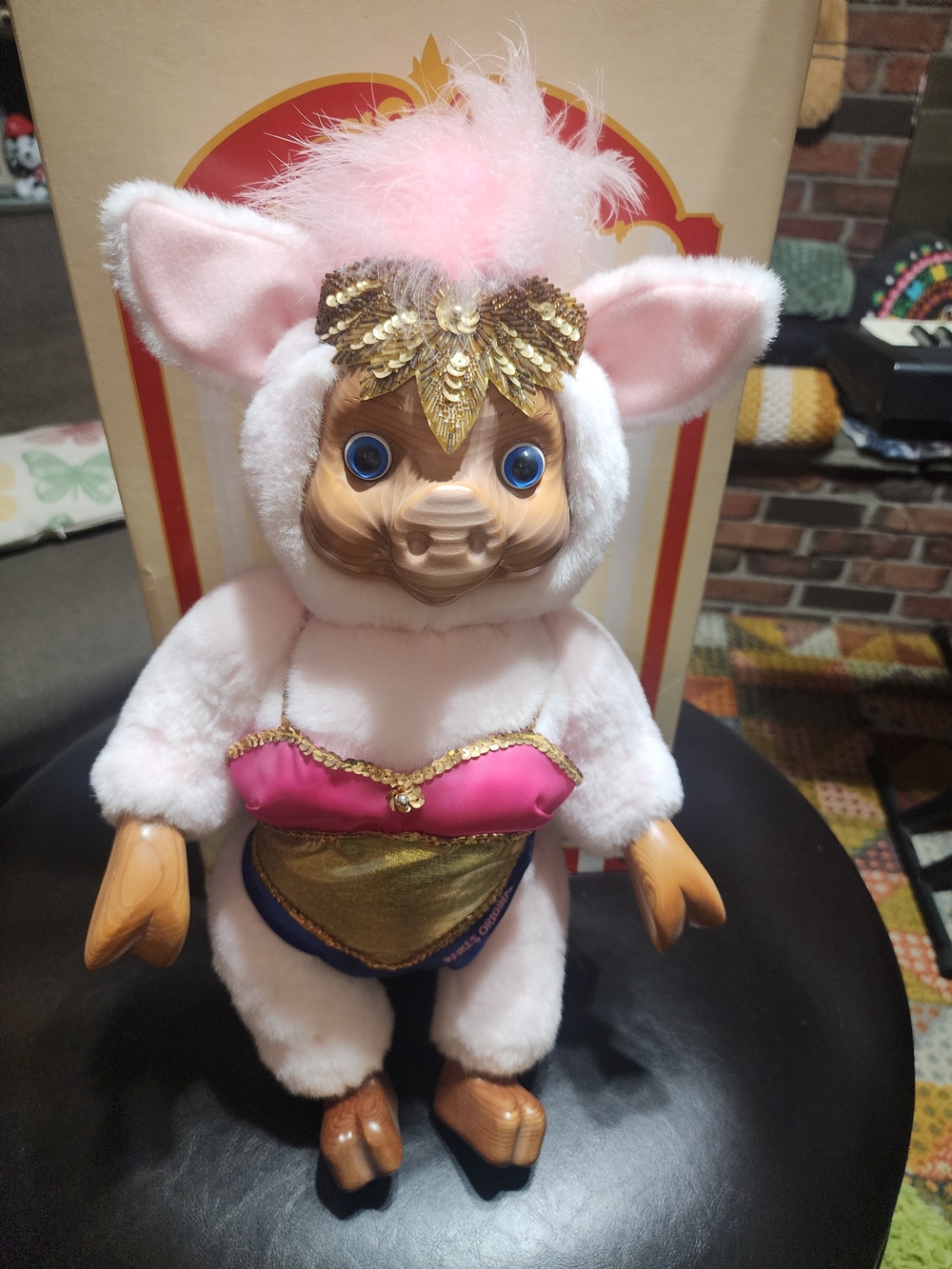 Robert Raikes - VIOLET THE PIG - Circus Collection NIB